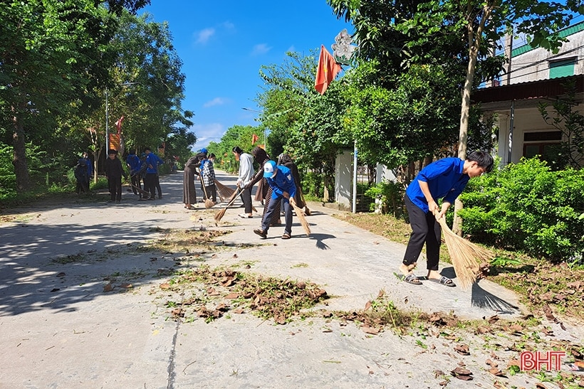 Tuổi trẻ Vũ Quang lắp đặt đường điện, ra mắt mô hình kinh tế