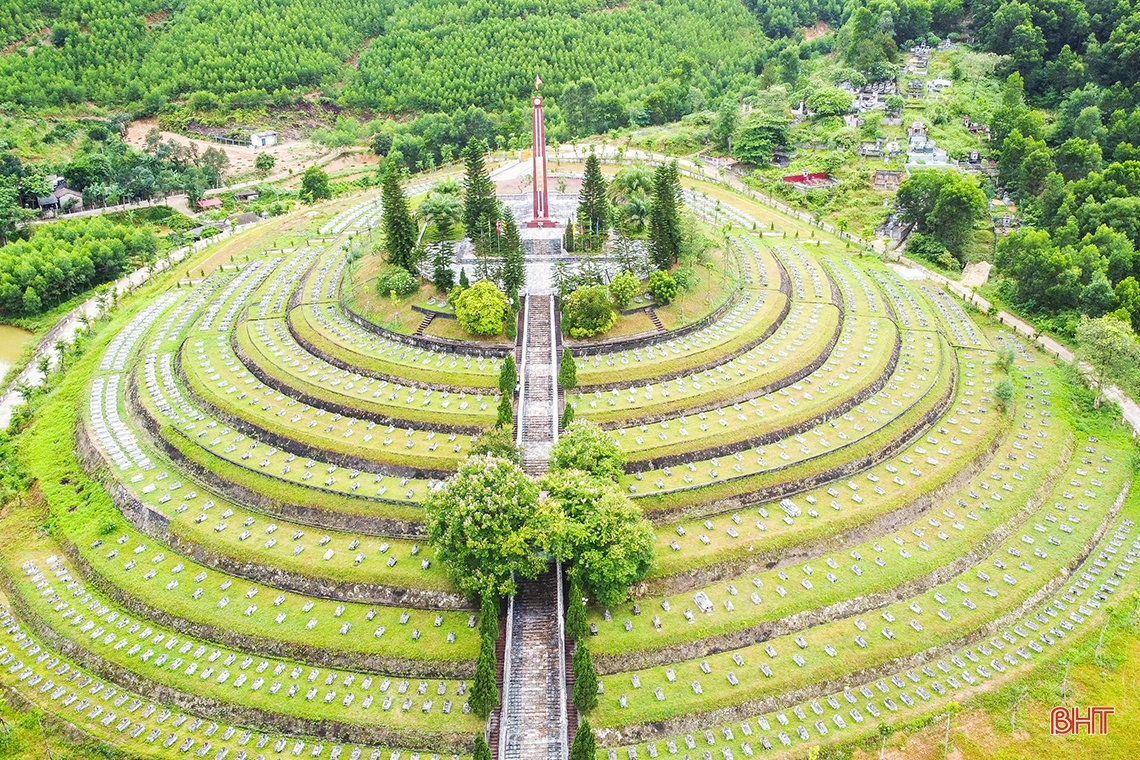 Chuyện người quản trang thầm lặng ở Hương Sơn