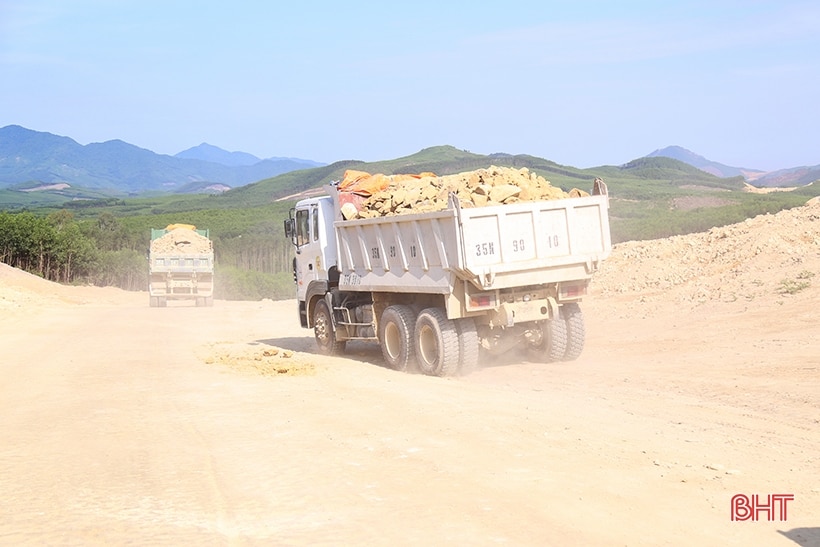 Khó khăn trong vật liệu thi công cao tốc Bắc – Nam ở Hà Tĩnh cơ bản được tháo gỡ