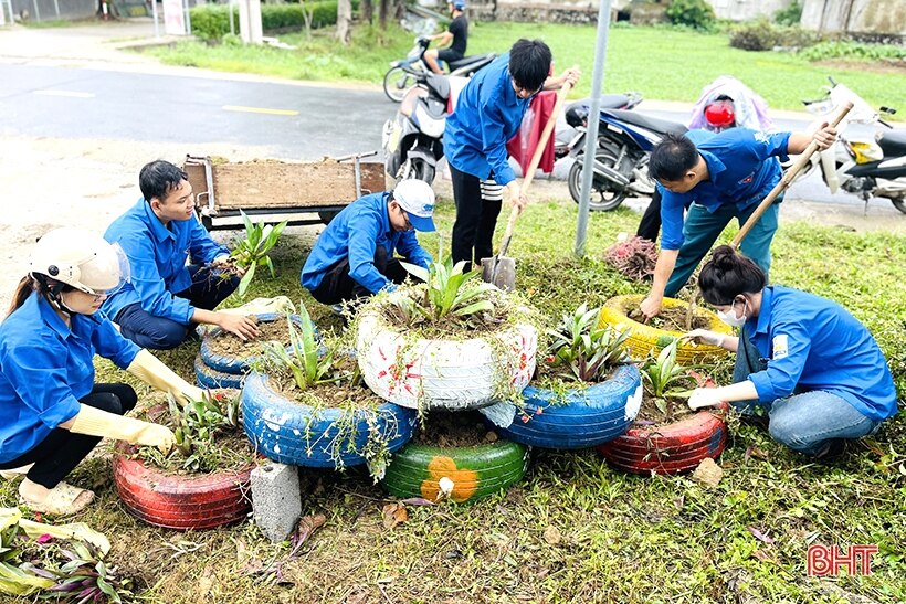 Hơn 4.000 ĐVTN Hà Tĩnh hưởng ứng Ngày Chủ nhật xanh lần thứ IV