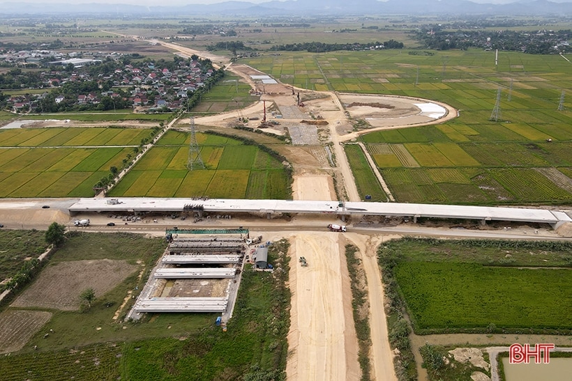 Thứ trưởng Bộ GTVT Lê Đình Thọ: Hà Tĩnh rất nỗ lực trong GPMB, đảm bảo nguồn vật liệu thi công cao tốc Bắc - Nam