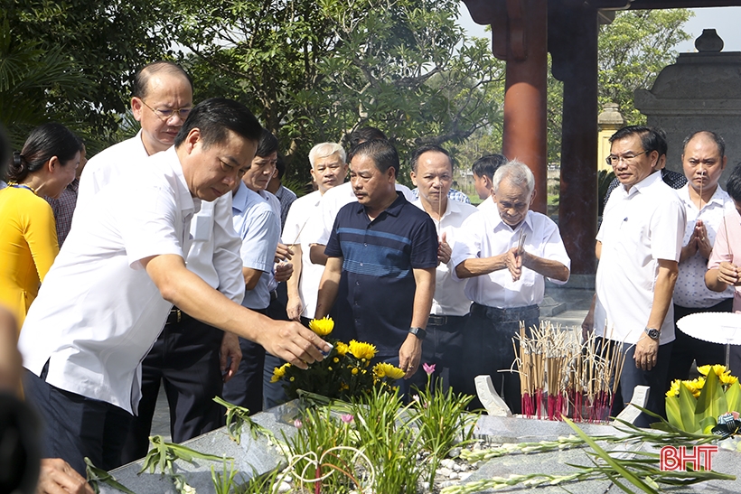 Trang nghiêm lễ giỗ lần thứ 203 của Đại thi hào Nguyễn Du