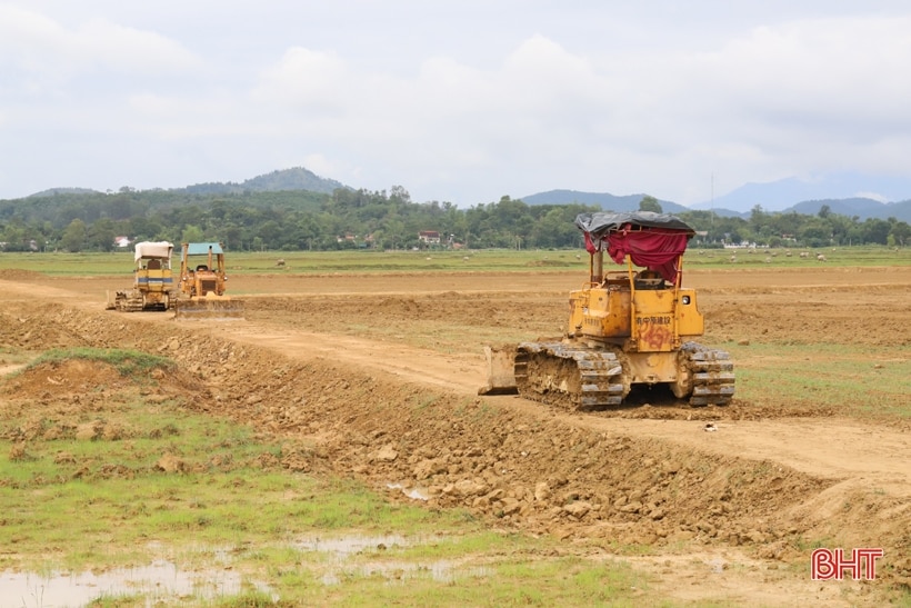 Hương Sơn đẩy nhanh tiến độ tích tụ ruộng đất