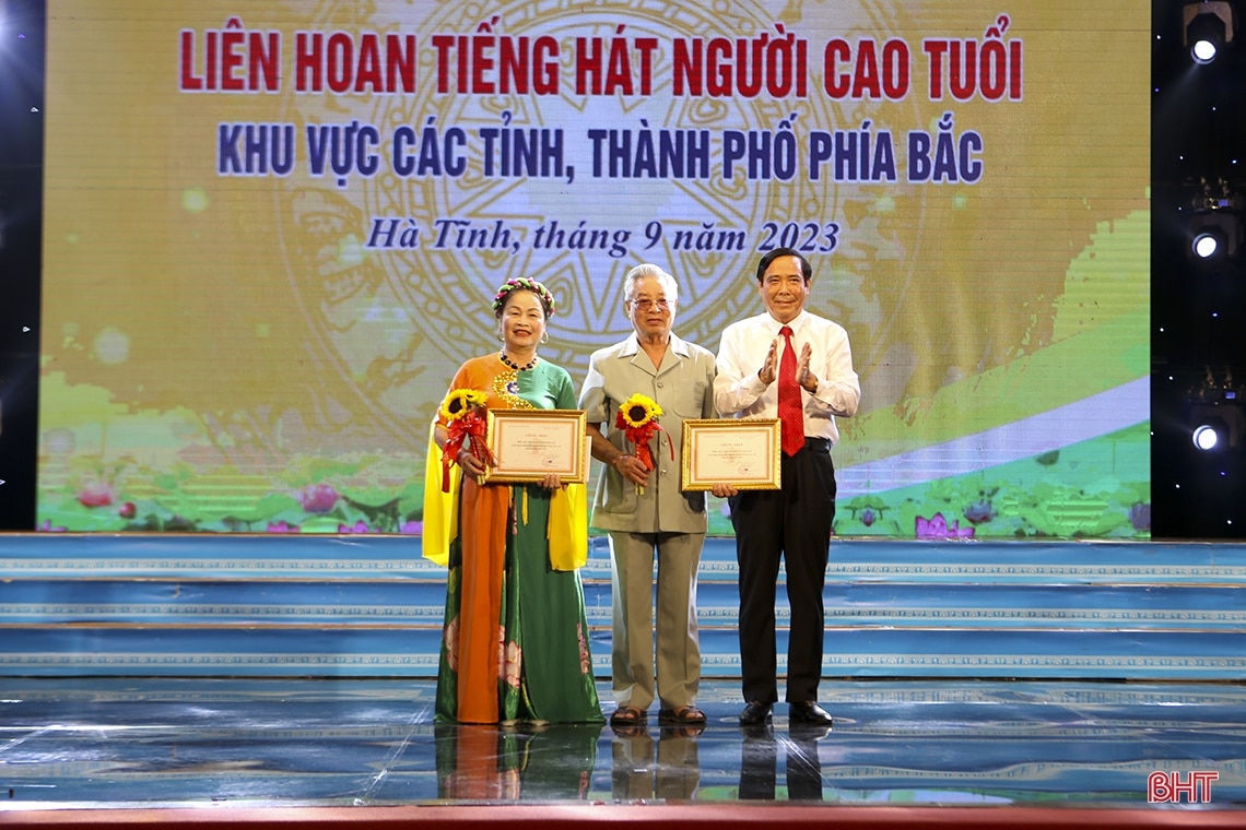 Liên hoan Tiếng hát người cao tuổi khu vực I thành công tốt đẹp