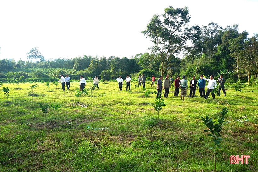 Hương Khê hỗ trợ nông dân Lào hơn 1 tỷ đồng phát triển nông nghiệp