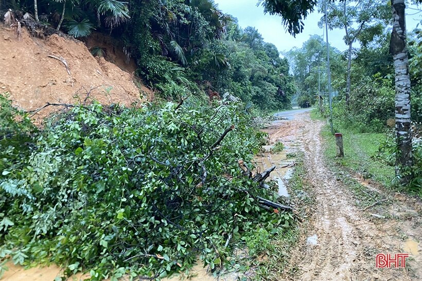 Nước sông Ngàn Sâu trên mức báo động II, vùng hạ du Vũ Quang ngập sâu