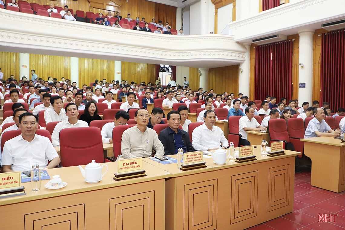 Lãnh đạo Hà Tĩnh gặp mặt, đối thoại với doanh nghiệp, doanh nhân