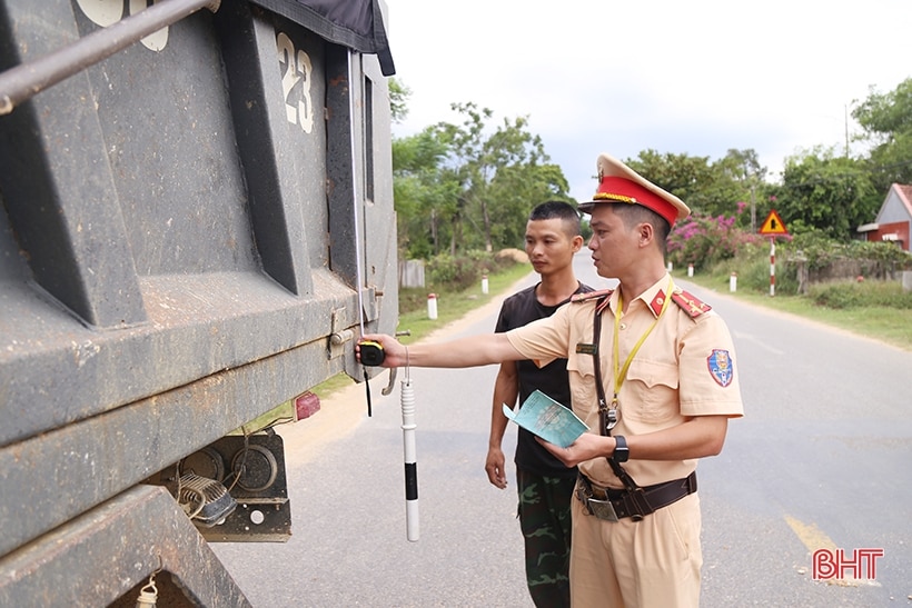 Tăng cường đảm bảo trật tự ATGT, phục vụ phát triển kinh tế - xã hội Hà Tĩnh