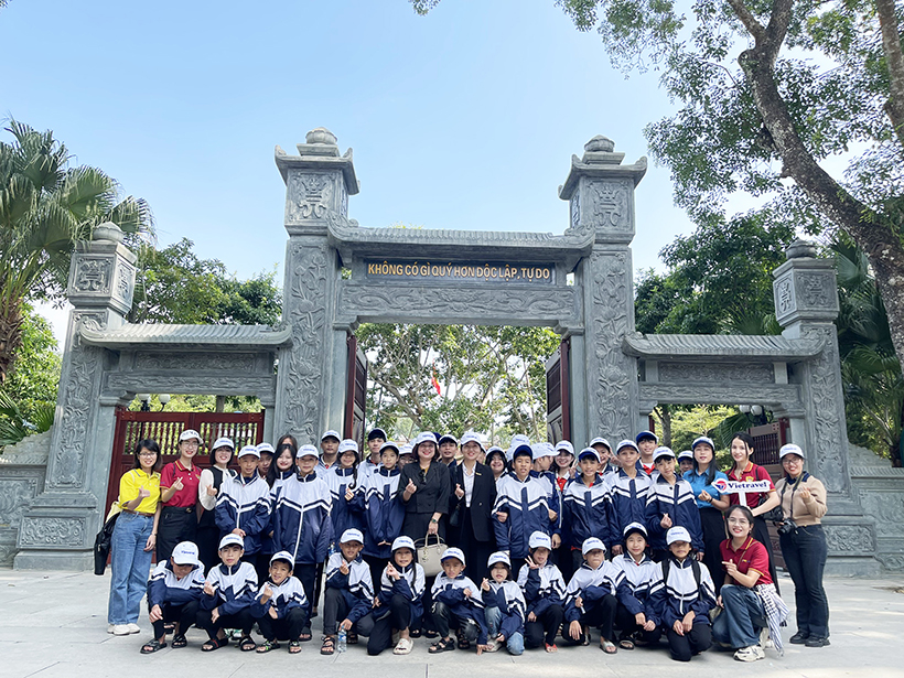 Mang yêu thương đến trẻ em Làng SOS Hà Tĩnh