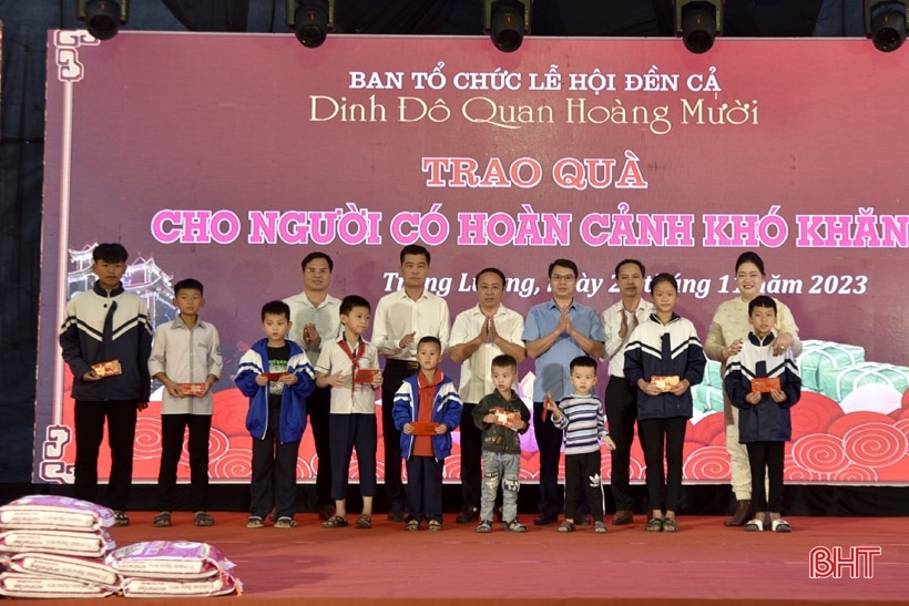 Long trọng lễ cung rước quan Hoàng Mười vân du