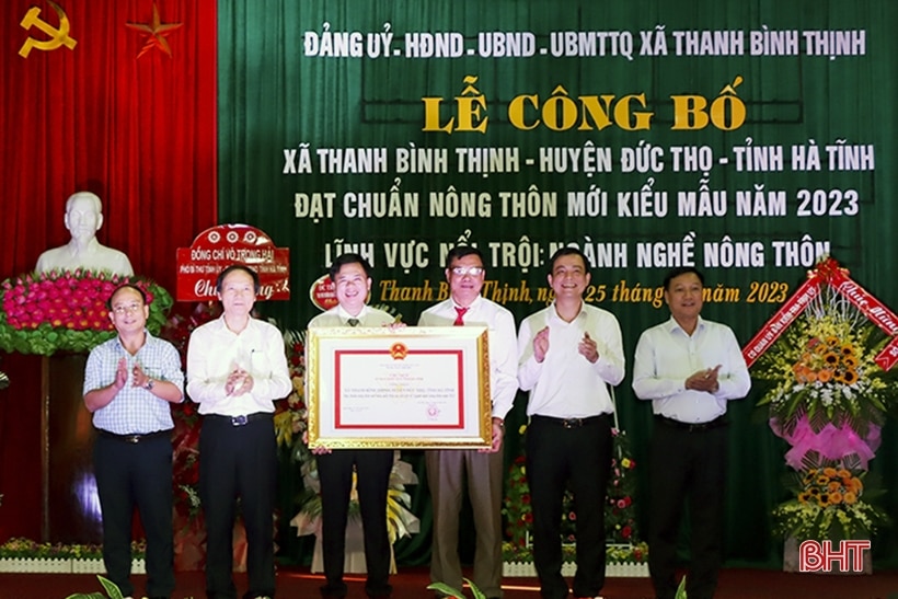 Thanh Bình Thịnh đón bằng công nhận xã NTM kiểu mẫu