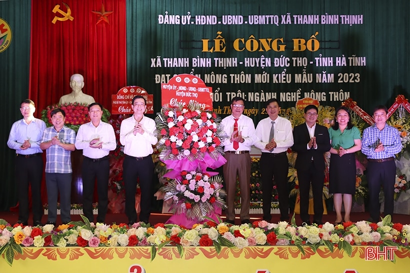 Thanh Bình Thịnh đón bằng công nhận xã NTM kiểu mẫu