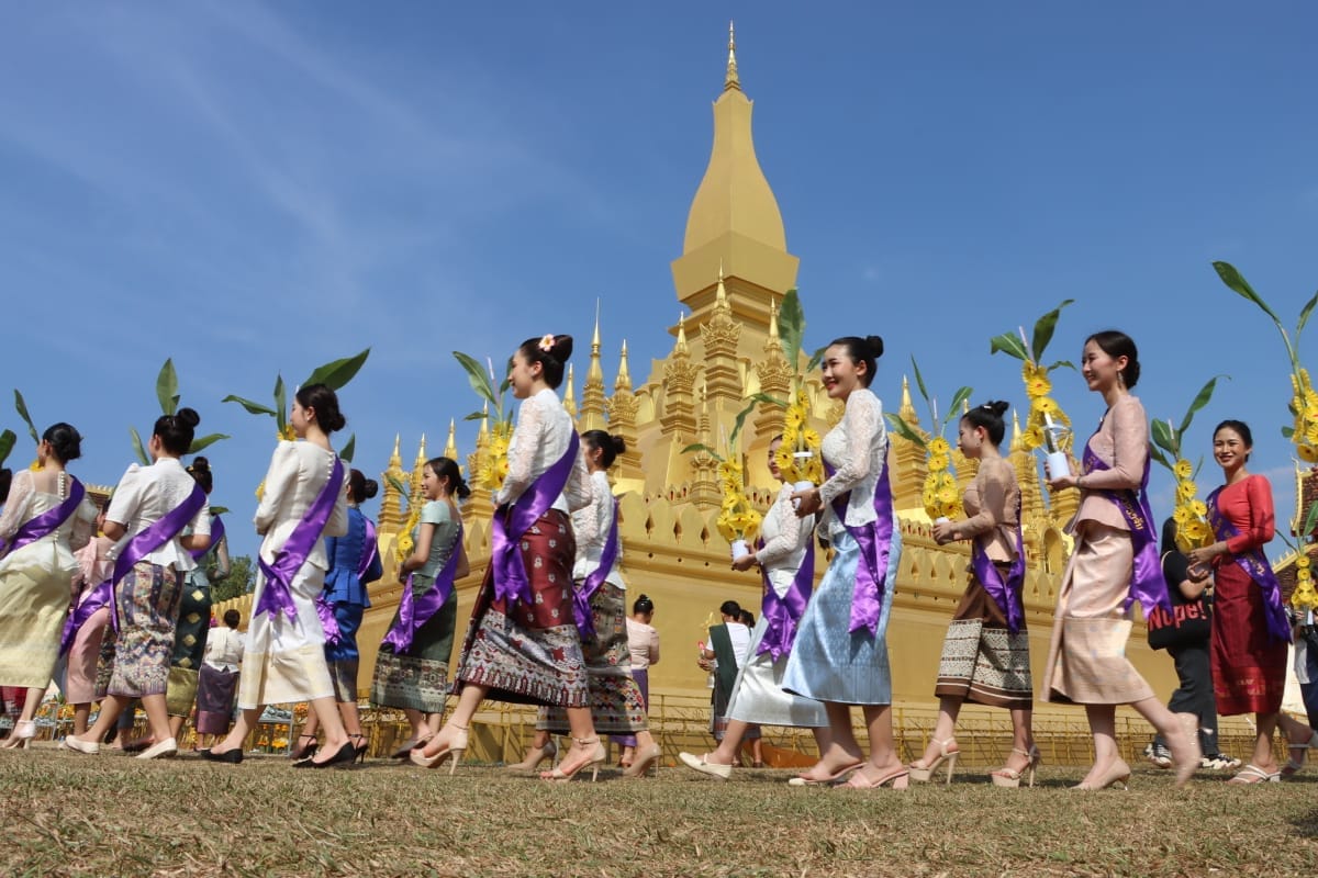 Người Lào vui hội That Luang