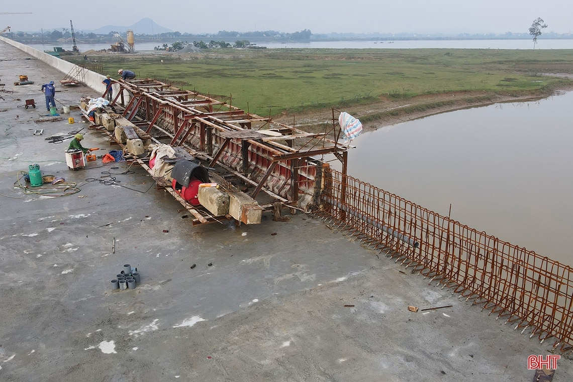 “Soi” tiến độ cao tốc Diễn Châu - Bãi Vọt đoạn qua Hà Tĩnh