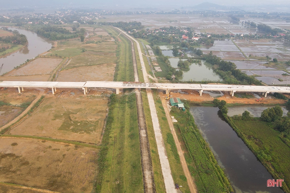 “Soi” tiến độ cao tốc Diễn Châu - Bãi Vọt đoạn qua Hà Tĩnh