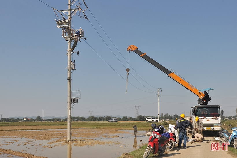 Điện lực Hà Tĩnh quyết tâm đóng điện 19 dự án bổ sung trước 31/12