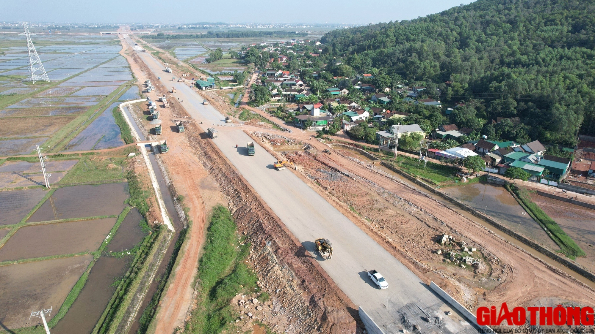 Đua sản lượng trên cao tốc Diễn Châu - Bãi Vọt