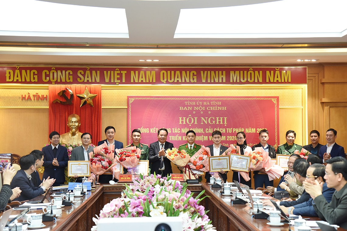 Phòng, chống tham nhũng, xây dựng Đảng ngày càng trong sạch, vững mạnh