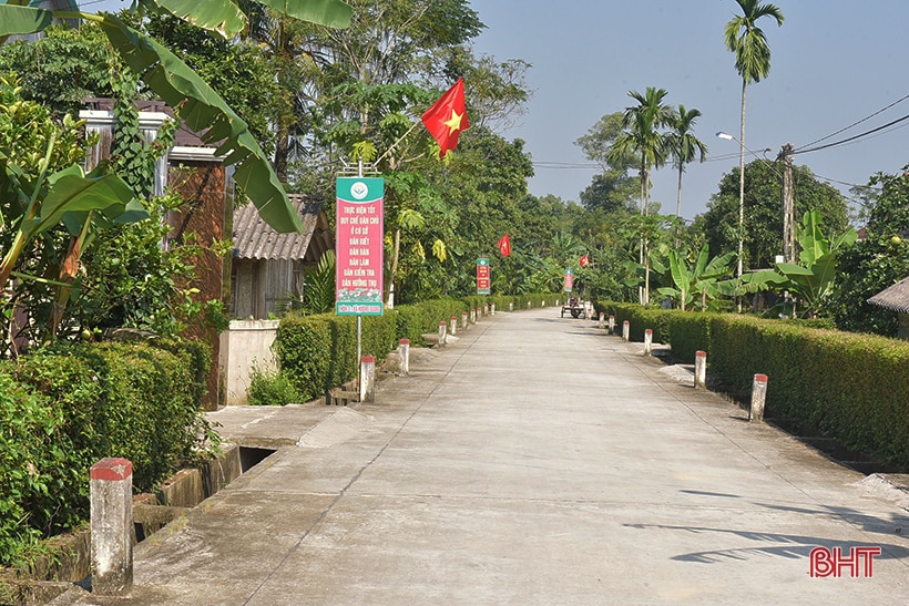 Ông trưởng thôn góp công, hiến của, cùng đưa vùng rốn lũ thành khu dân cư mẫu