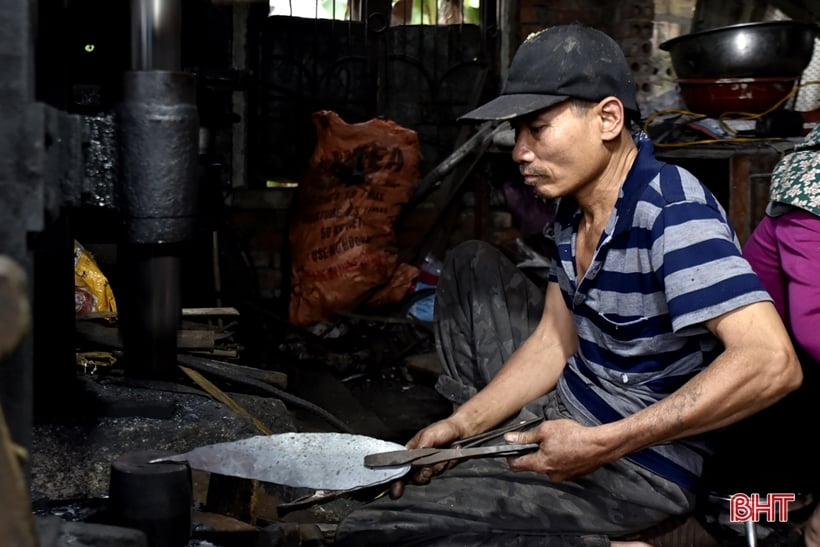 Làng rèn Trung Lương rộn vang tiếng búa