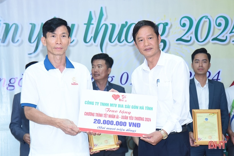 Ấm áp chương trình “Tết nhân ái - Xuân yêu thương” tại các địa phương