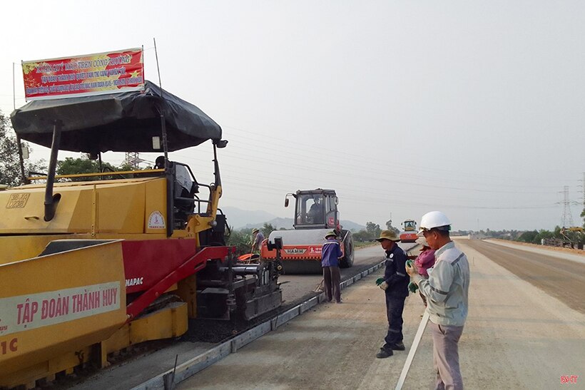 Ngân hàng Hà Tĩnh đồng hành cùng doanh nghiệp đầu tư dự án năm mới