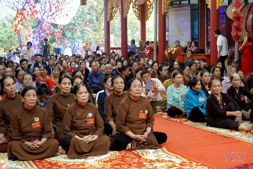 Danh thắng chùa Hang vào hội mùa xuân