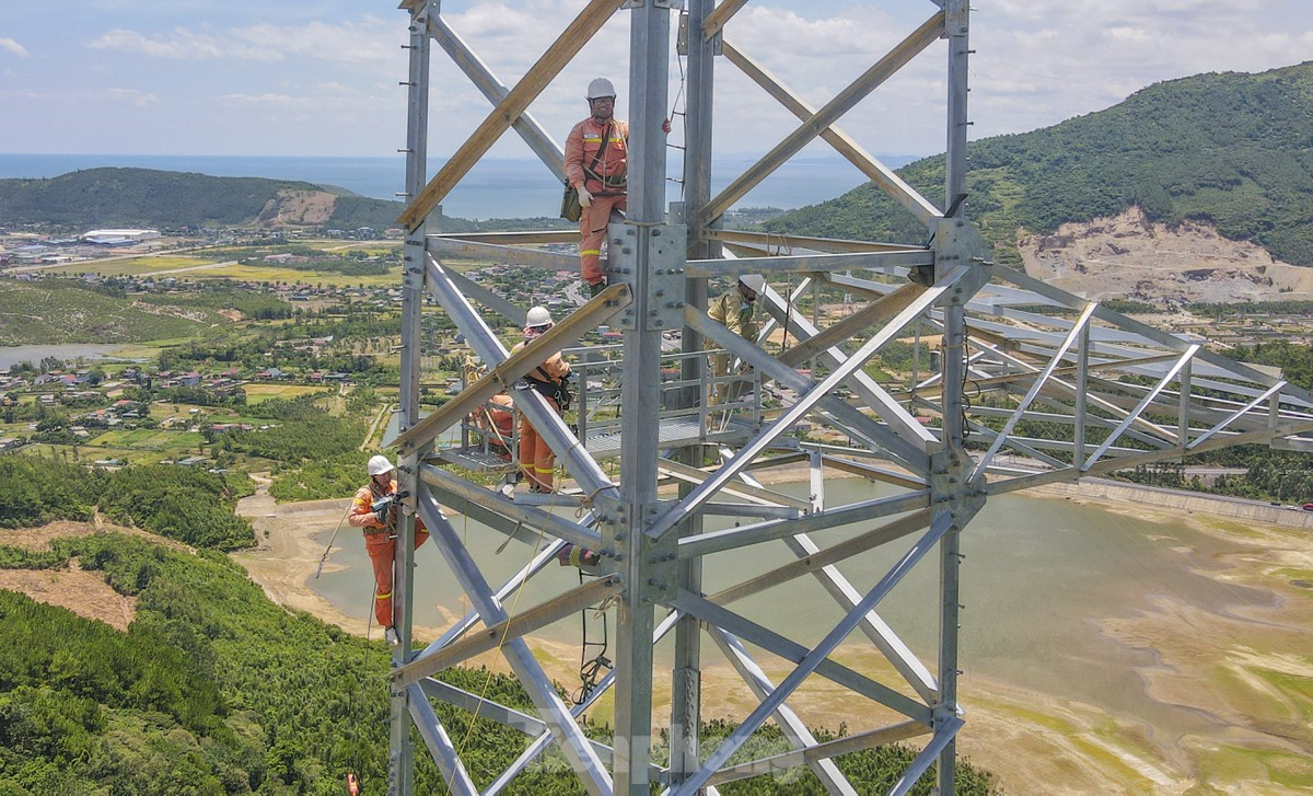 Toàn cảnh đường dây 500kV mạch 3 qua Hà Tĩnh trước ngày về đích ảnh 3