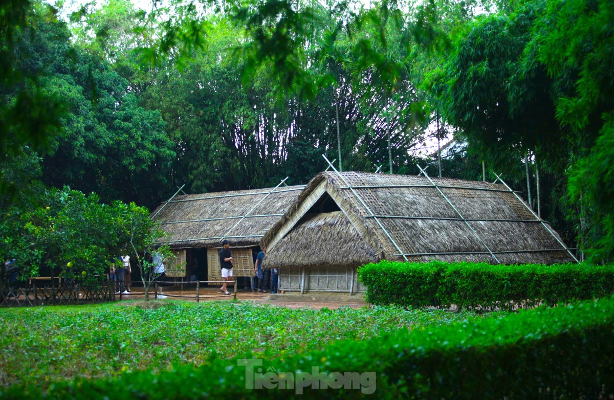 Hàng ngàn người hành hương về quê Bác trong ngày Tết Độc lập