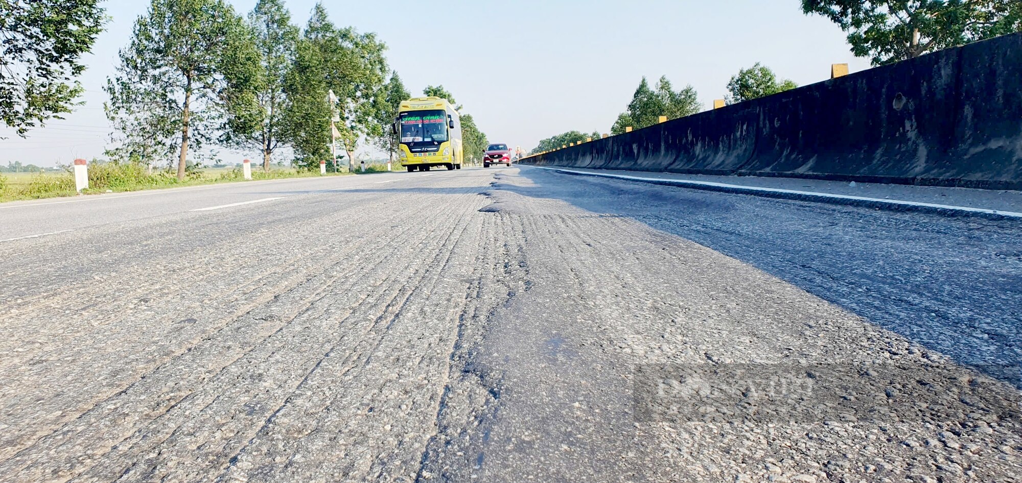 Hà Tĩnh: Mới 10 năm sử dụng, QL1A lồi lõm, đầy ổ voi ổ gà- Ảnh 12.