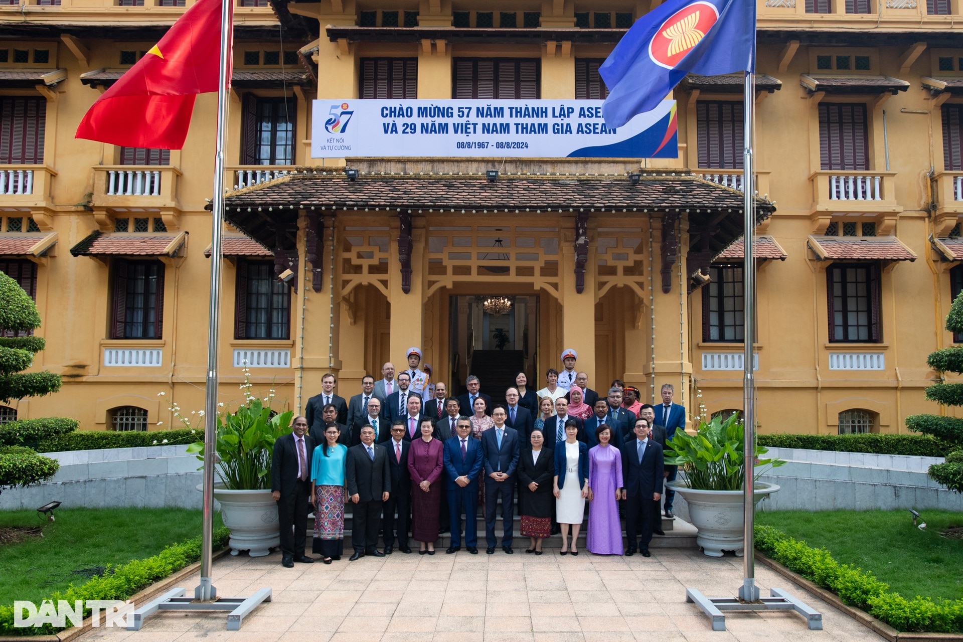 Lễ thượng cờ trang trọng kỷ niệm 57 năm Ngày thành lập ASEAN - 8