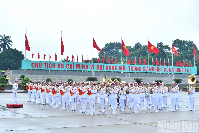 Lãnh đạo Đảng, Nhà nước viếng Chủ tịch Hồ Chí Minh và tưởng niệm các Anh hùng, liệt sĩ nhân Quốc khánh 2/9 ảnh 2