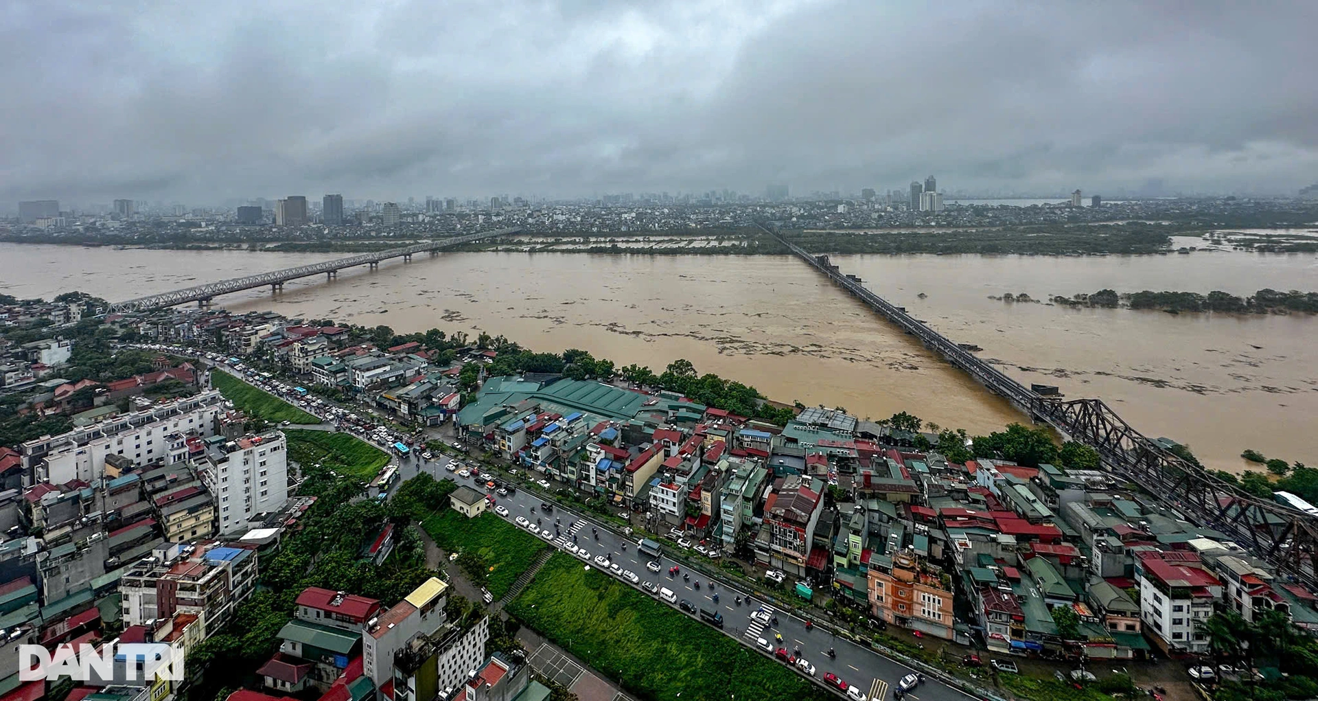 Vỡ đê sông Lô tại Tuyên Quang: Khẩn trương triển khai công tác vá đê - 1-crop.jpeg