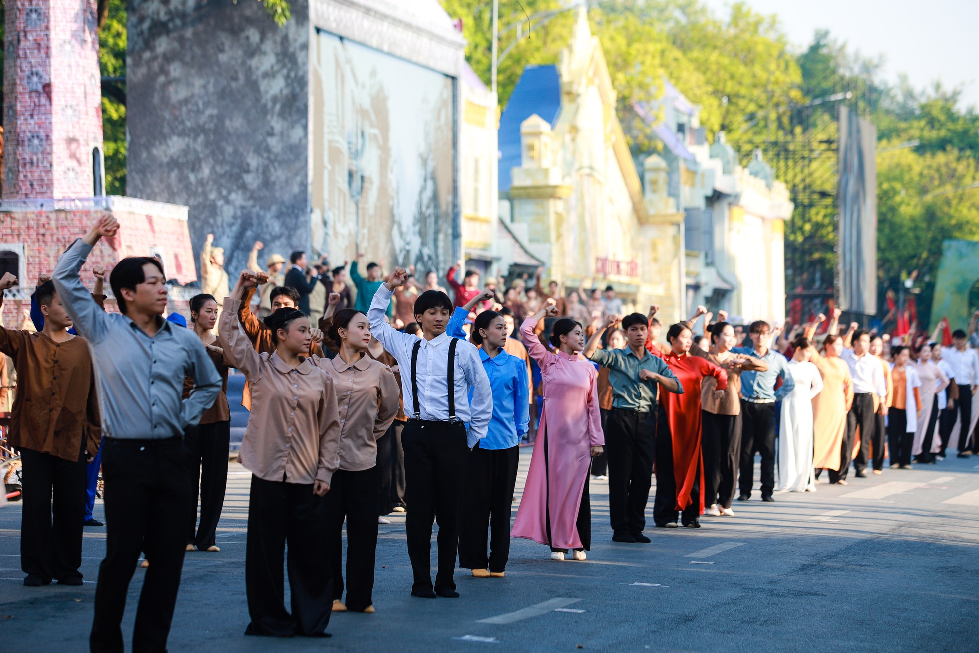 Hình ảnh đoàn quân tiến về Hà Nội năm 1954 được tái hiện tại hồ Gươm ảnh 11