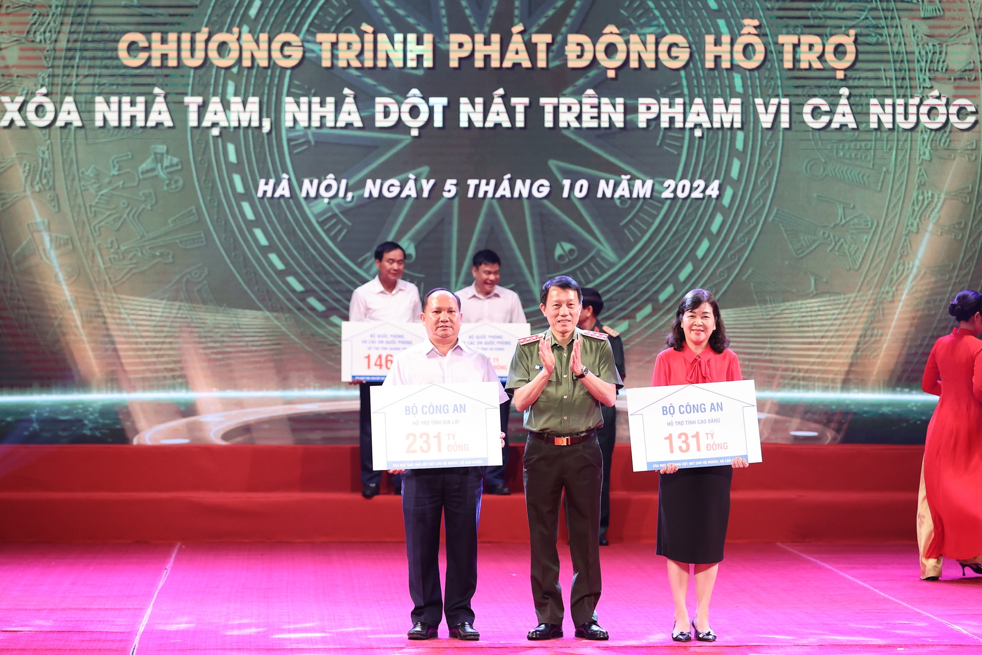 Thủ tướng: Xóa hết nhà tạm, nhà dột nát để không ai bị bỏ lại phía sau trong kỷ nguyên vươn mình của dân tộc- Ảnh 4.