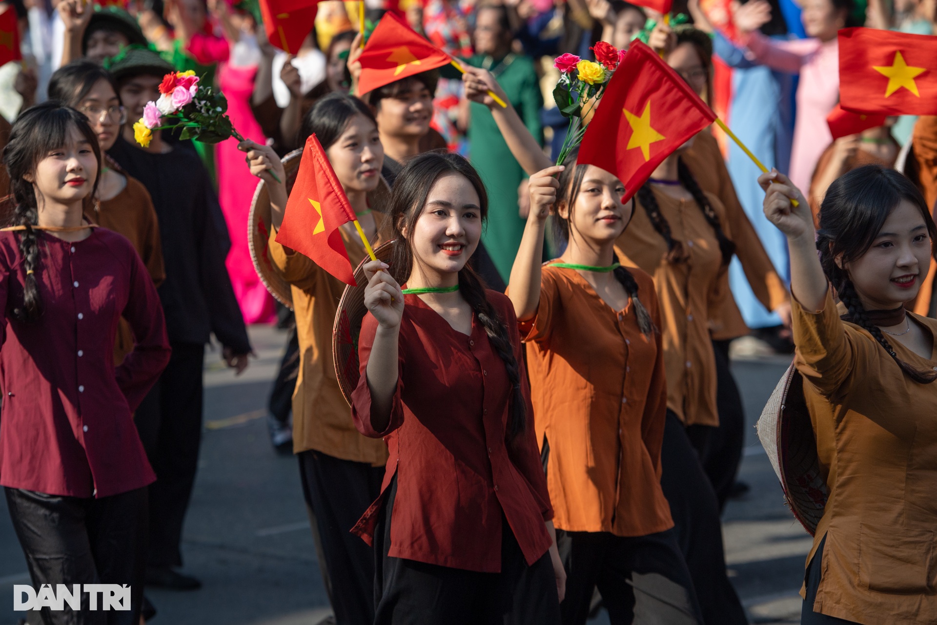 Không khí hào hùng tái hiện đoàn quân tiến về tiếp quản Thủ đô năm 1954 - 13