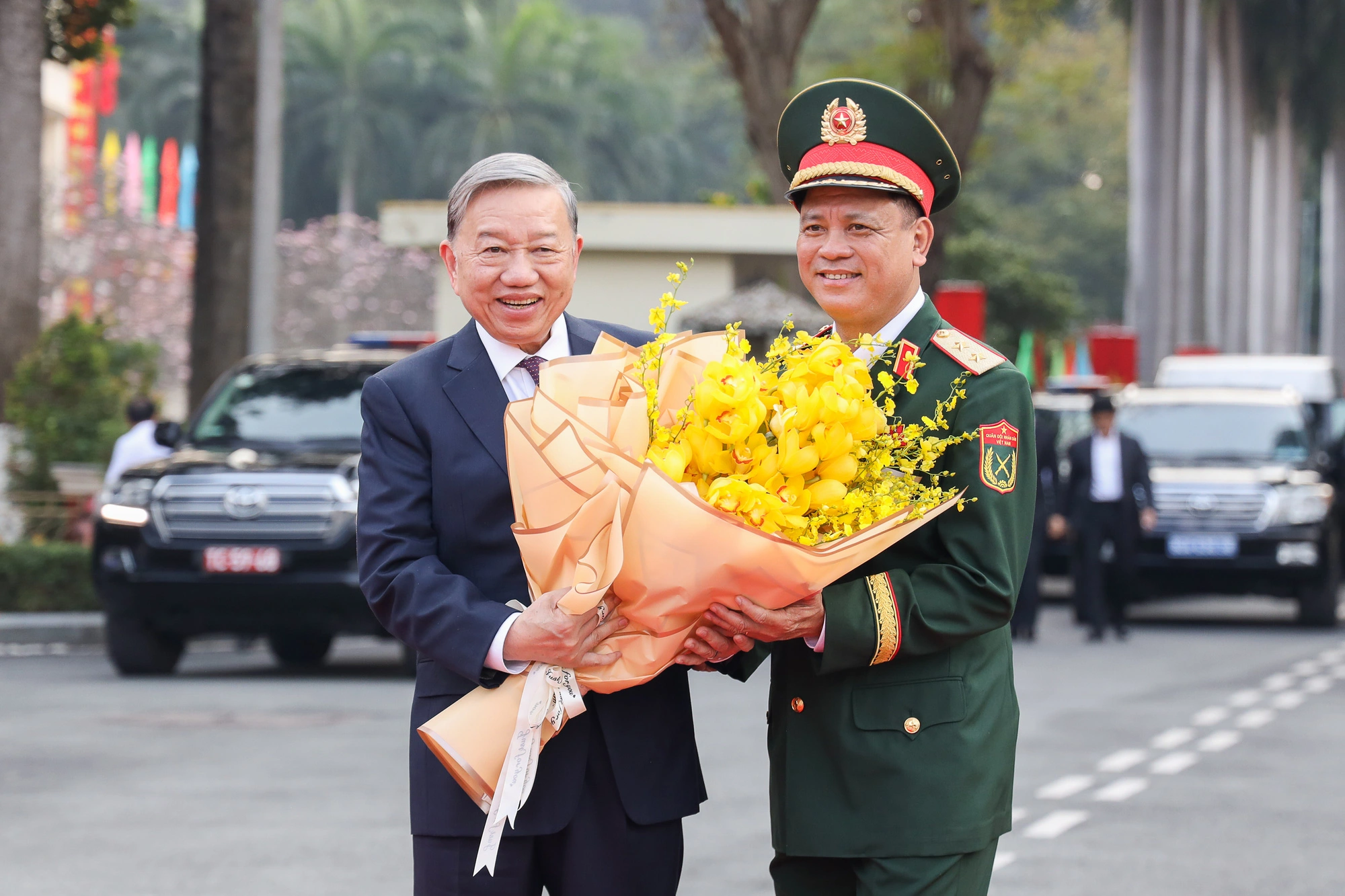 Tổng Bí thư Tô Lâm thăm và làm việc với Bộ Tư lệnh Quân khu 7 - Ảnh 1.