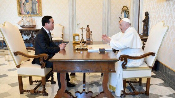 Chủ tịch nước Võ Văn Thưởng hội kiến Giáo hoàng Francis. Ảnh: VATICAN NEWS