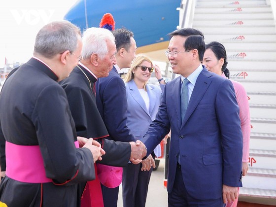 Chủ tịch nước Võ Văn Thưởng tới Rome, bắt đầu thăm cấp Nhà nước Cộng hòa Italy và thăm Tòa thánh Vatican ảnh 2