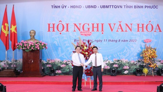 Bình Phước lấy con người là nhiệm vụ trọng tâm trong xây dựng văn hóa ảnh 1