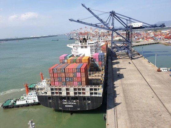 Bộ Công thương vào cuộc khẩn vụ hàng loạt container hàng bị lừa ở Trung Đông ảnh 1