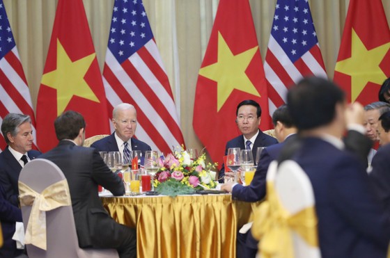 Chủ tịch nước Võ Văn Thưởng và Tổng thống Joe Biden tại tiệc chiêu đãi ở Phủ Chủ tịch, trưa 11-9. Ảnh: QUANG PHÚC ảnh 5