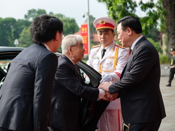 Chủ tịch Quốc hội Vương Đình Huệ đón, hội đàm với Chủ tịch Thượng viện Nhật Bản Otsuji Hidehisa​  ảnh 1