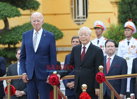 Tổng Bí thư Nguyễn Phú Trọng chủ trì lễ đón Tổng thống Hoa Kỳ Joe Biden. Ảnh: QUANG PHÚC ảnh 1