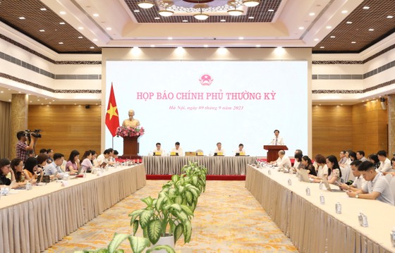 Quang cảnh họp báo Chính phủ. Ảnh: QUANG PHÚC ảnh 1