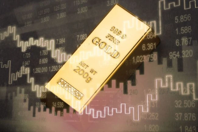 Vàng thế giới tăng sát đỉnh nhưng vàng trong nước "bất động"