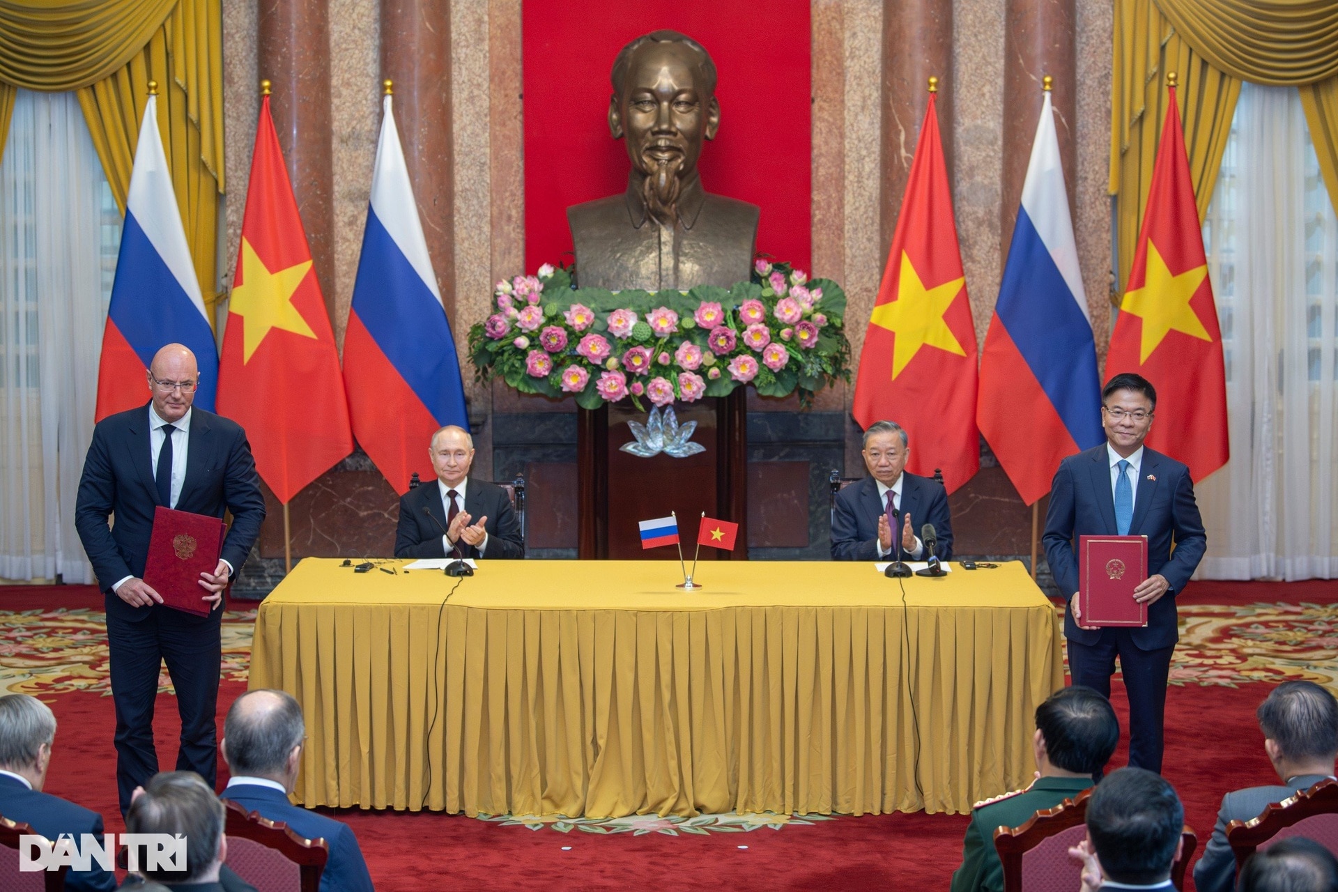 22 giờ bận rộn của Tổng thống Putin trong chuyến thăm Việt Nam - 10