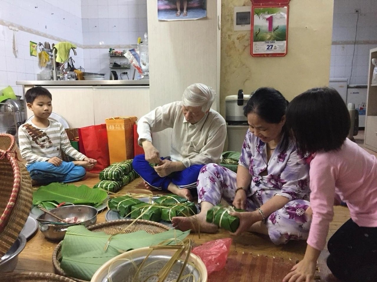 Tổng Bí thư Nguyễn Phú Trọng cùng vợ và các con đều sống một cuộc sống giản dị, chan hòa - 5