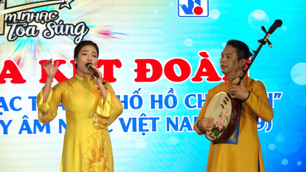 Loi Bac vang vong non song.JPG