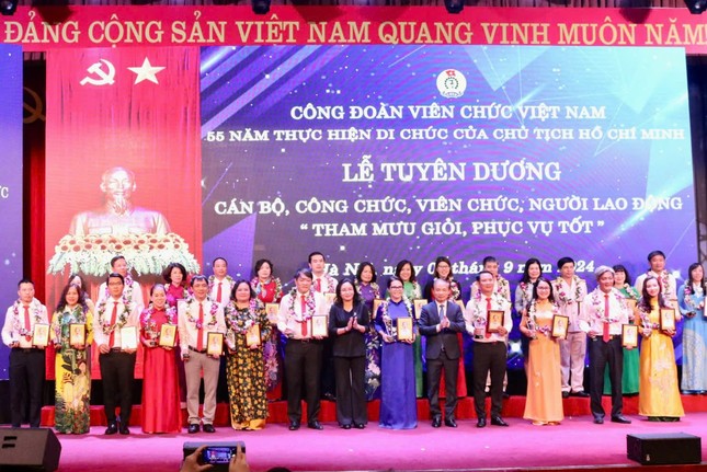 Tổng Bí thư, Chủ tịch nước Tô Lâm gặp mặt đại biểu 'Tham mưu giỏi, phục vụ tốt' ảnh 2